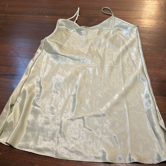 NWT DENTELLE Light Green LACE SLIP NIGHTGOWN SIZE Medium BRIDAL HONEYMOON - Picture 3 of 4